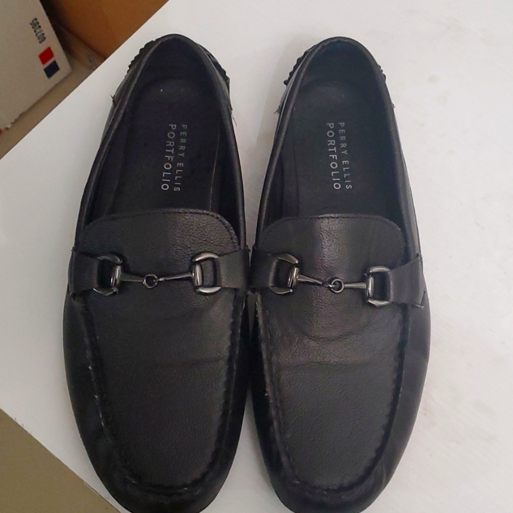 Perry Ellis black loafers